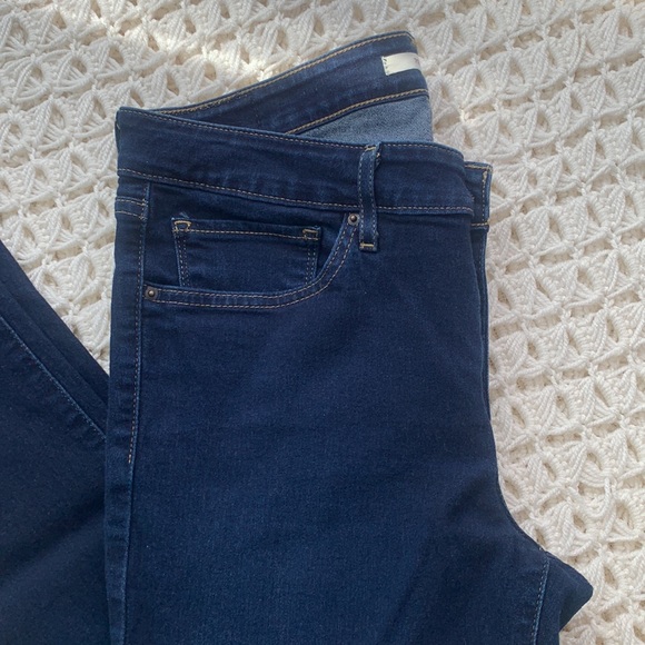 Levi’s 711 Skinny Dark Wash Jeans - Picture 3 of 15